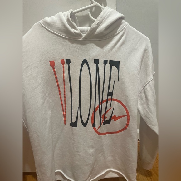 Vlone sweatshirt lightly used size XL